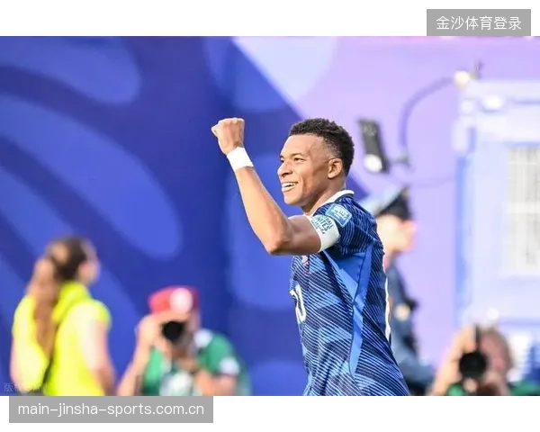 姆巴佩亚马尔自吹引争议：从“超级球星”到“球迷心中的传奇”